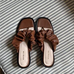 NWOT All Black Women's Brown Slide Sandals